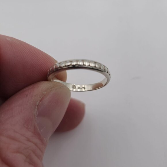 Size 6 Sterling Silver Cute Dot Pattern Ring A3043 - Picture 4 of 7